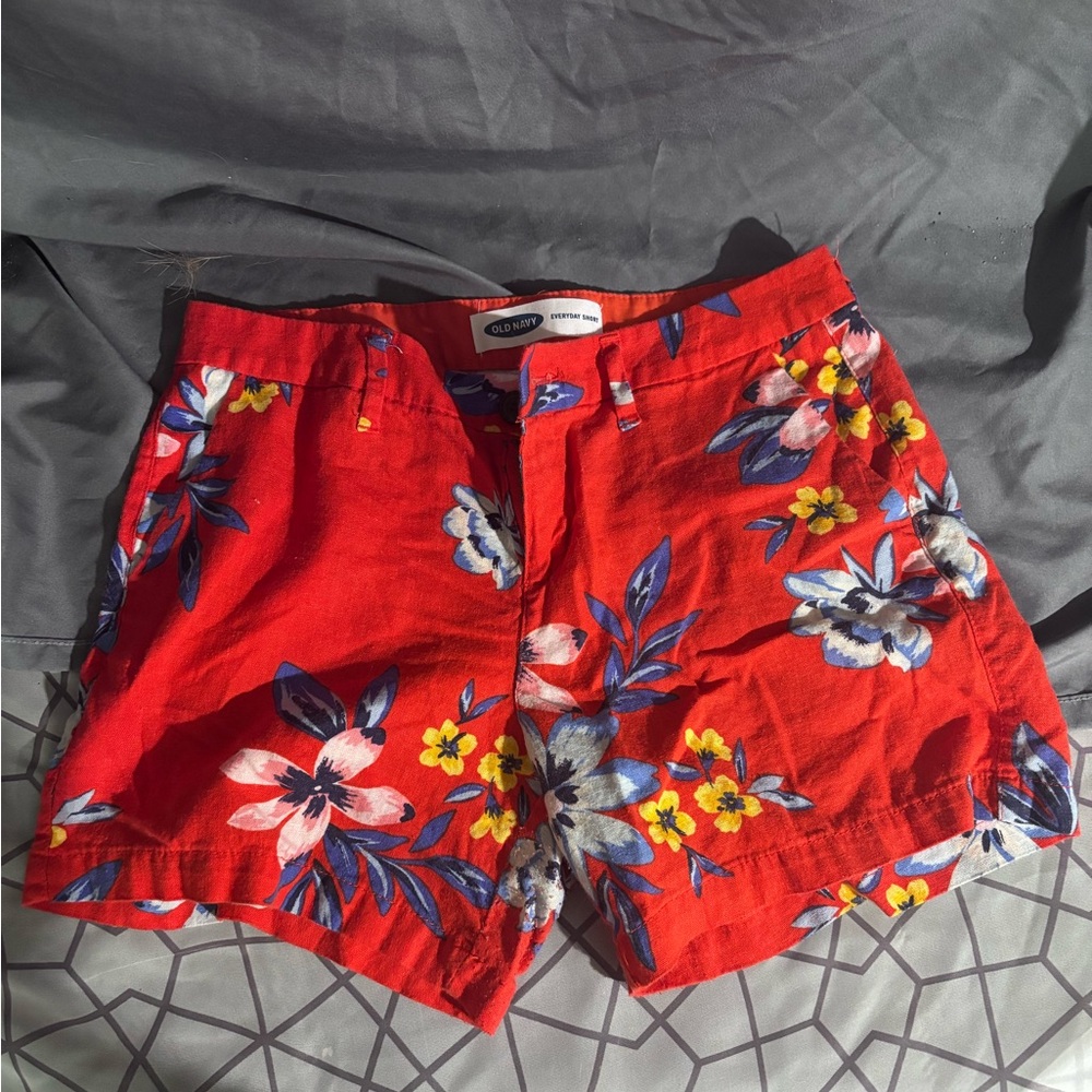 Old Navy Women's Vibrant Red Floral Bermudas